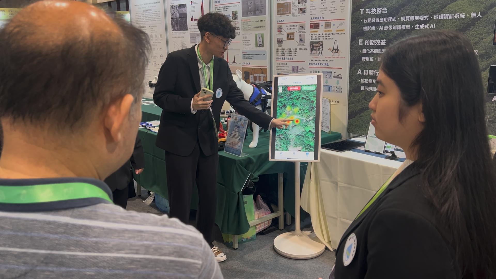 Presenting the project and answering judges’ questions on-site